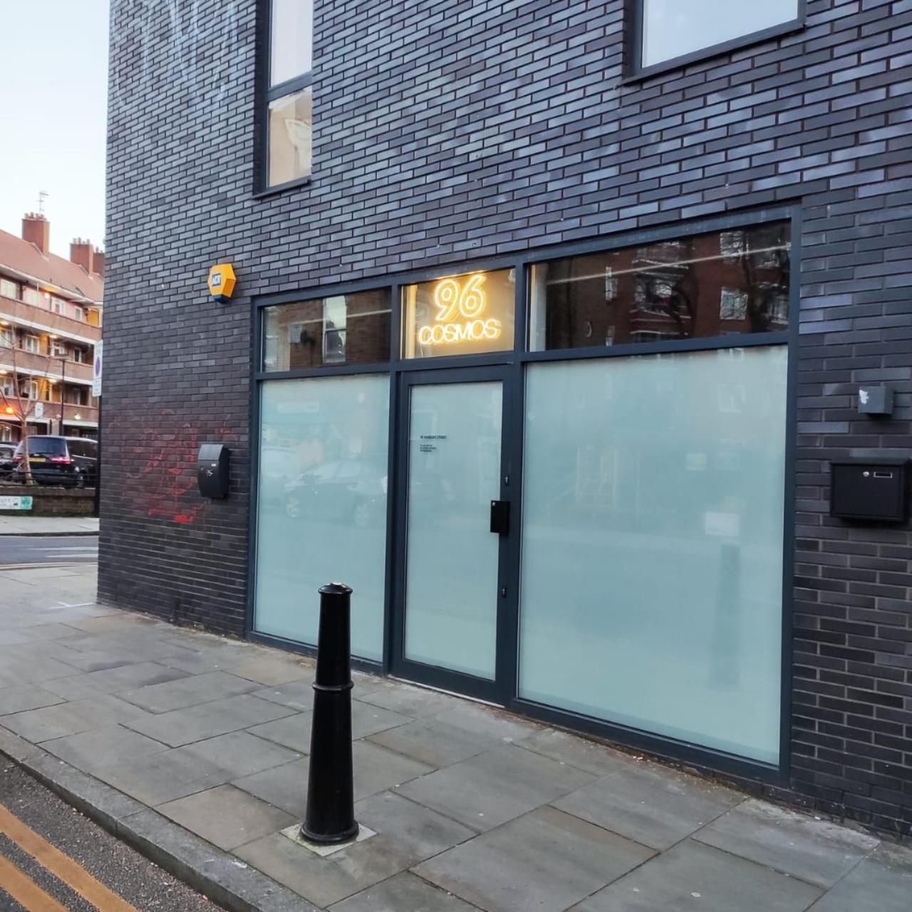 Cosmos Capsule Coworking London Hotel Exterior photo